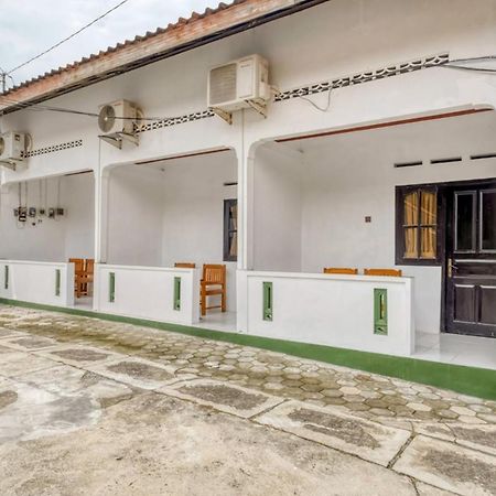 RedDoorz near Wisata Pantai Parangtritis Kretek Bagian luar foto