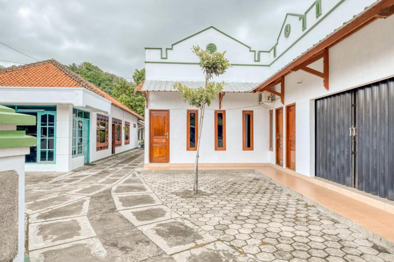 RedDoorz near Wisata Pantai Parangtritis Kretek Bagian luar foto